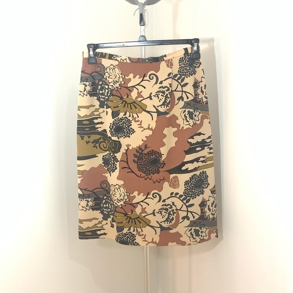 LAST ONE AVAILABLE!! - Womens Harve Bernard Floral Nude Toned Skirt Size 10